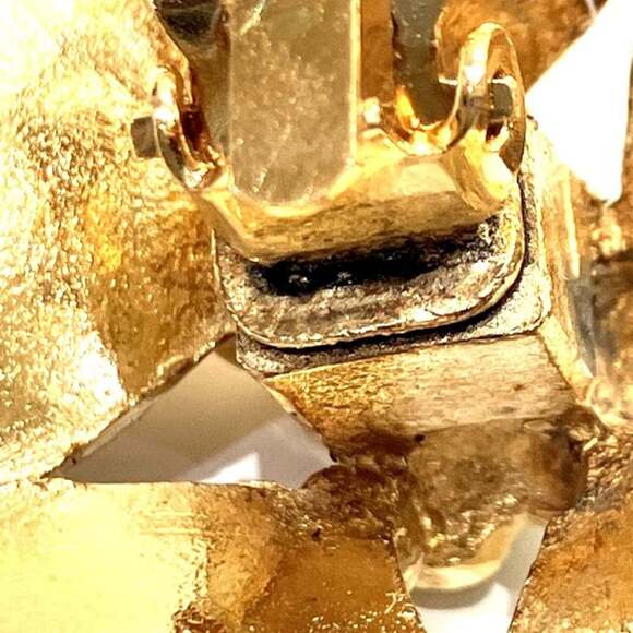 CHANEL Authentic Black Pearl Earrings - Picture 5 of 9